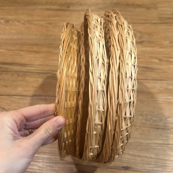 Set of 7 Flat Baskets - Picture 2 of 3